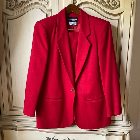 Vintage Sag Harbor Women's Size 10 100% Wool Solid Red Suit Set - Picture 1 of 7